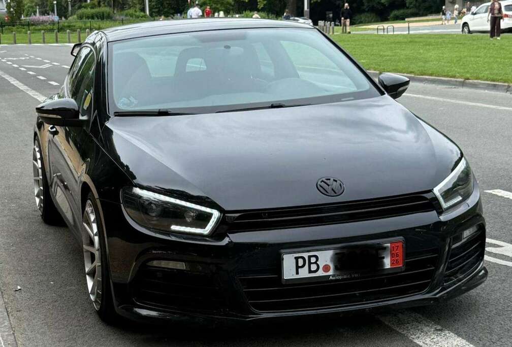Volkswagen Scirocco 2.0 CR TDi DPF DSG