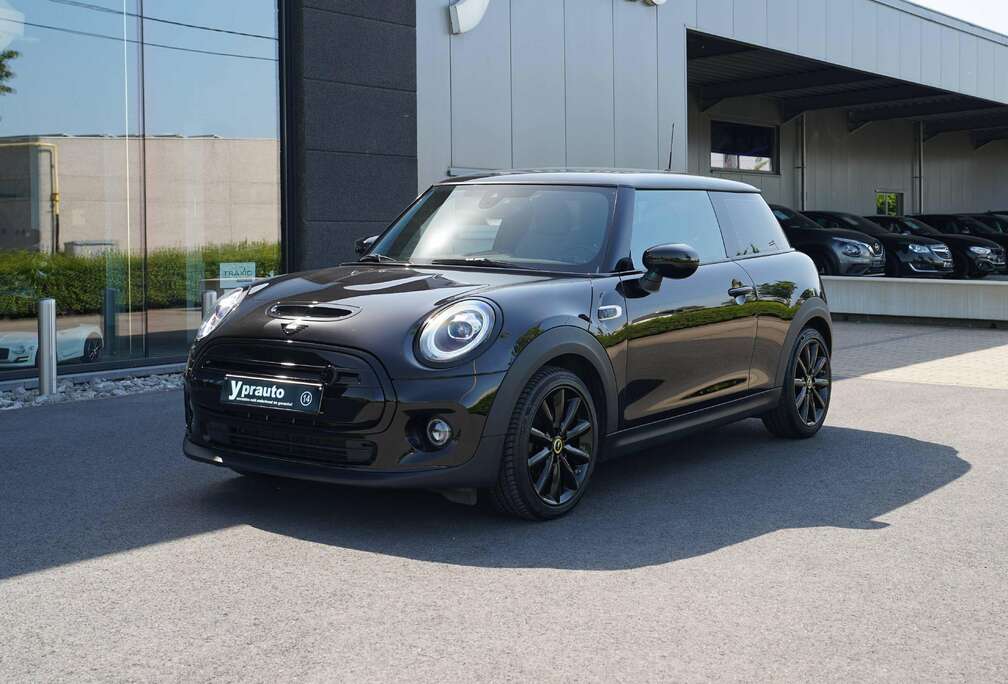 MINI Full Black DAB Keyless Navigatie Camera Apple Carplay Sfeerverlichting Sportzetels