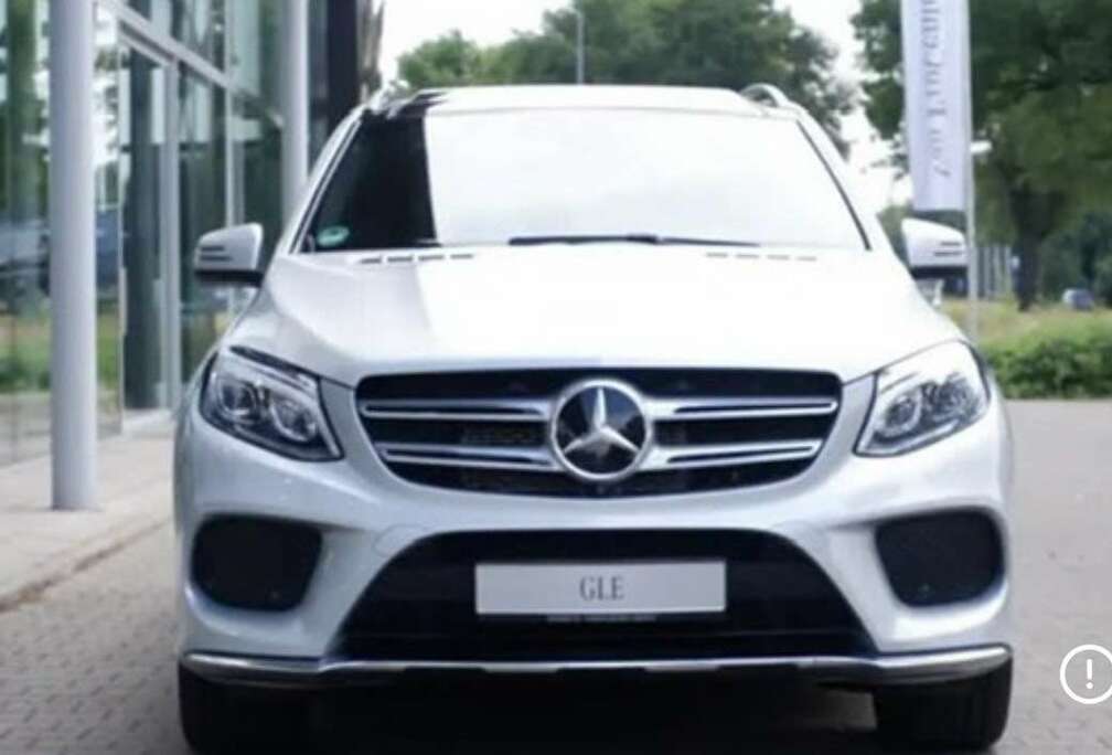 Mercedes-Benz e 4-Matic PHEV