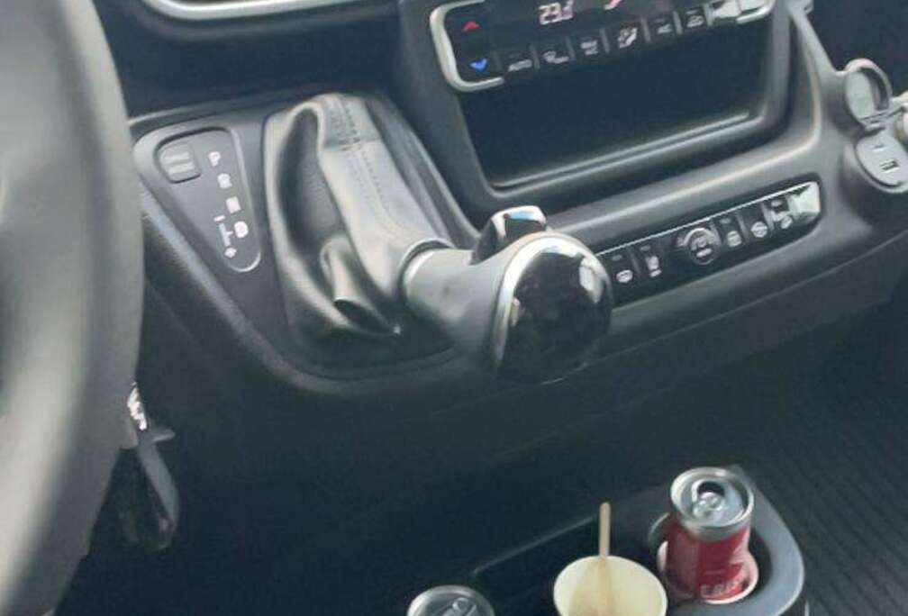 Peugeot 350LH 2.8 HDi Pack