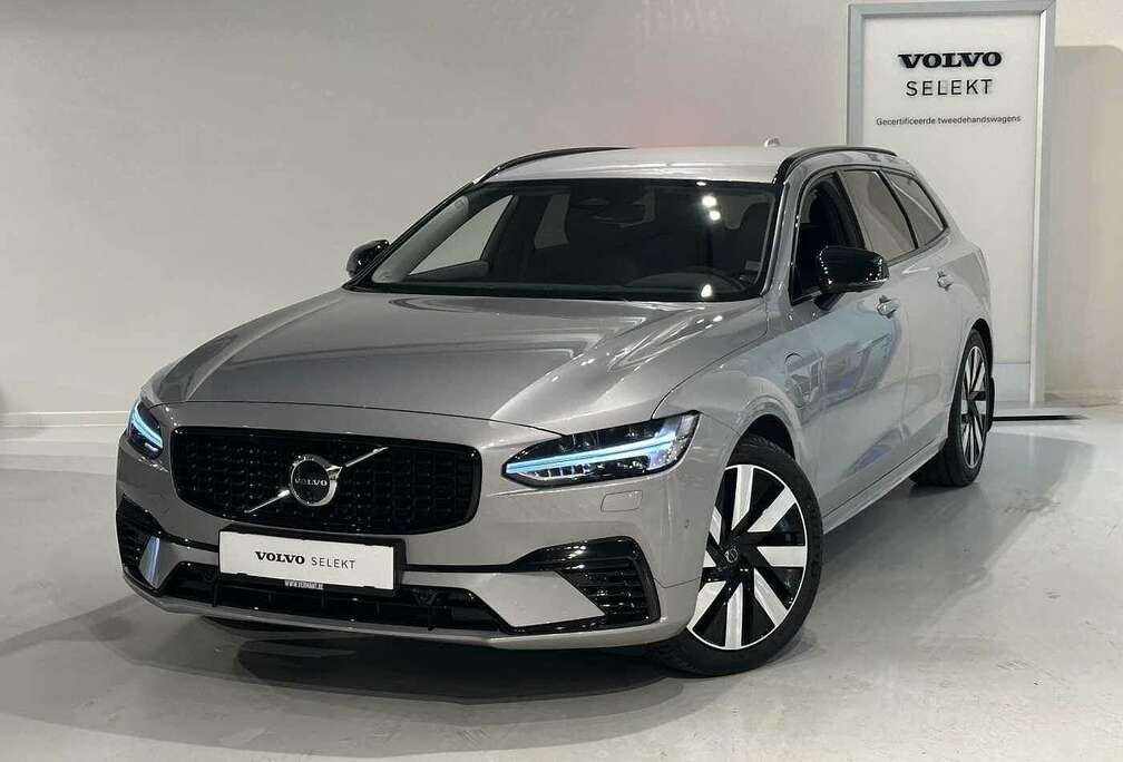 Volvo T6 Recharge AWD Dark Plus