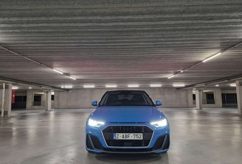 Audi 30 TFSI Sportback S tronic line