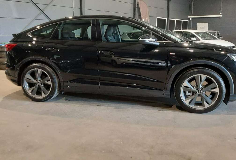Audi 82 kWh 40 S-line Sportback Black pack