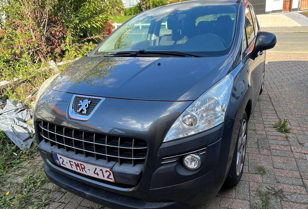 Peugeot 3008 1.6i Premium