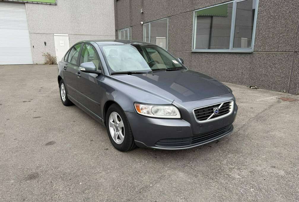Volvo (Stock ID 98543)