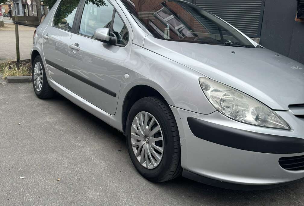 Peugeot 1.4i XT