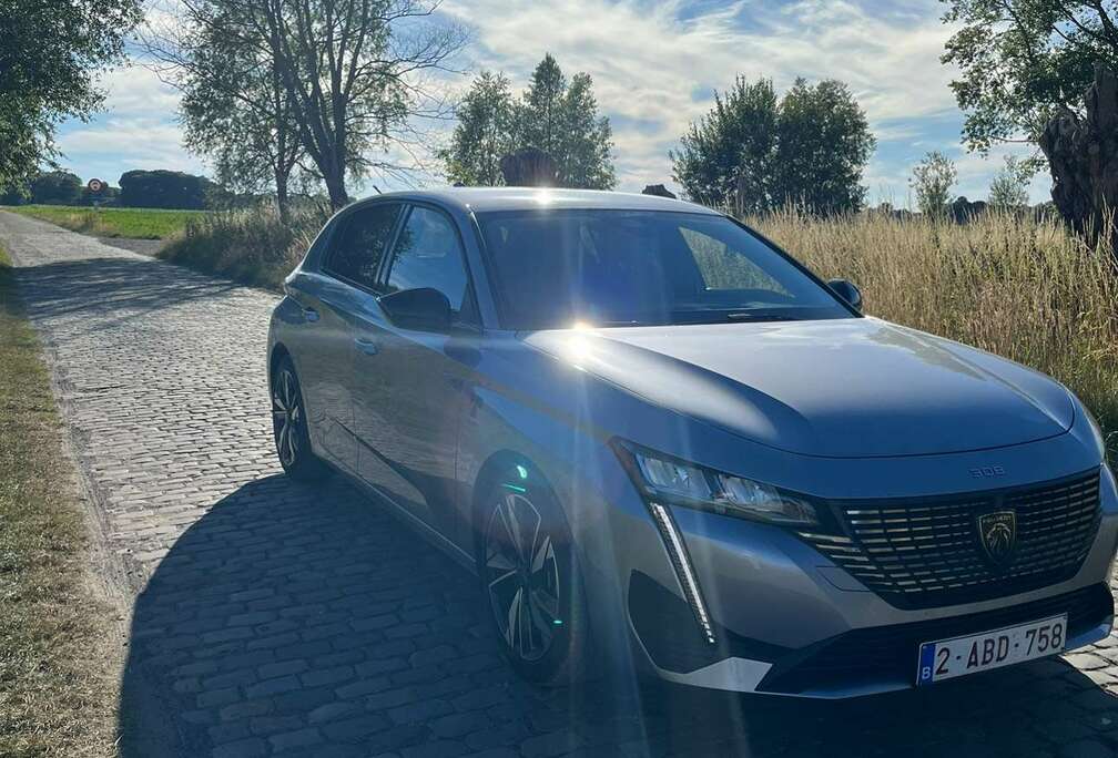 Peugeot SW PureTech 130 GPF Stop & Start Allure Pack