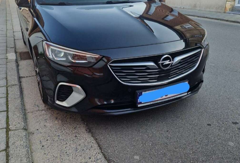 Opel Sports Tourer 2.0 Turbo 4x4 GSi