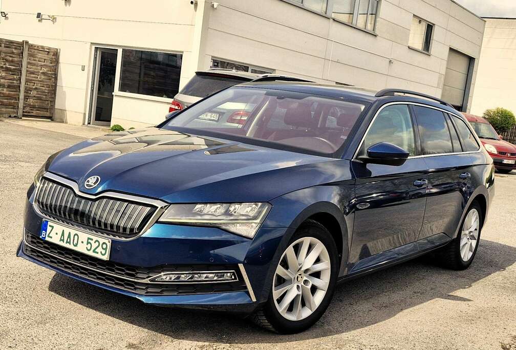 Skoda Superb Combi PHEV 1.4 TSI HYBRIDE - TREKHAAK ELEKTRISCH ZETELVERWARMING APP CONNECT LED LIGHTS