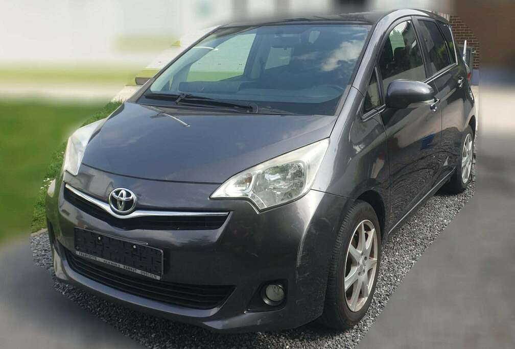 Toyota Verso S 1.4 D-4D Skyview