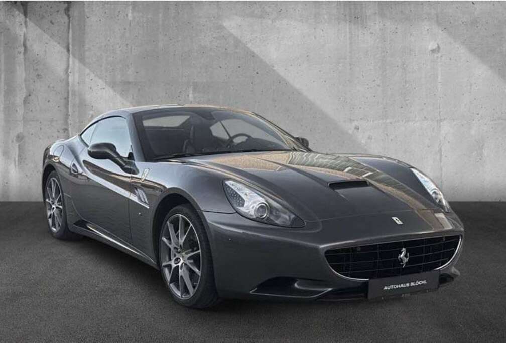 Ferrari 4.3i V8