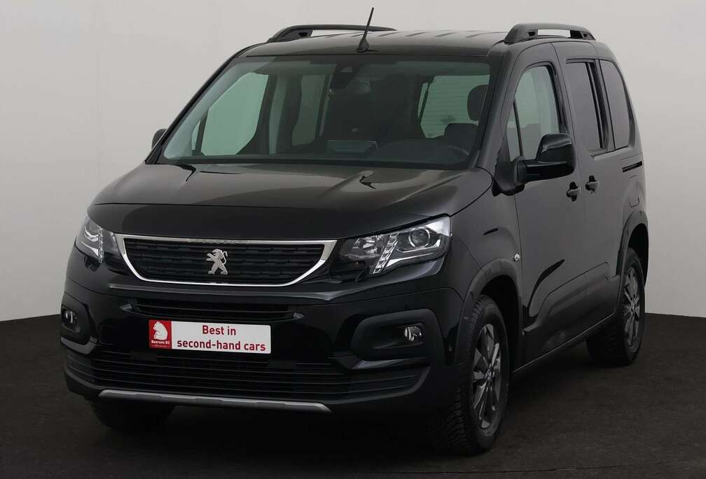 Peugeot 1.5 BLUEHDI+ CARPLAY + GPS + CAMERA + PDC + CRUISE