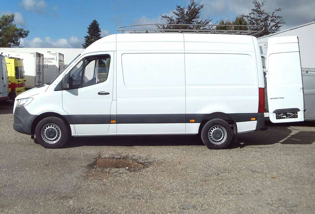 Mercedes-Benz 314 2.1 CDI L2H2 RWD Functional