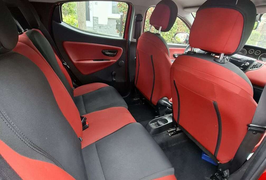 Lancia Ypsilon 1.3 Multijet Black