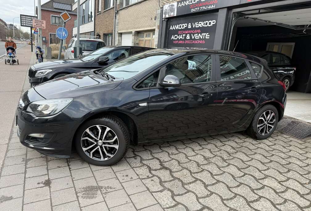 Opel Astra 1.6i Ultimate Edition