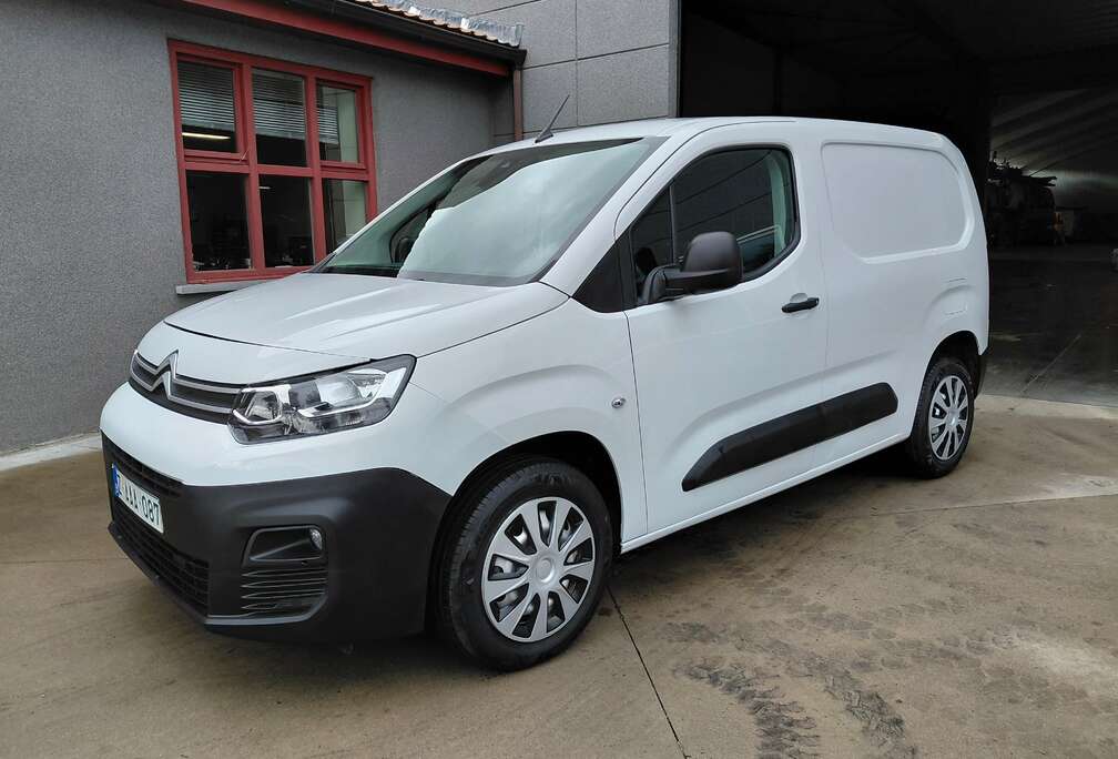 Citroen 1.2 Tsi 81 kw - 05 / 2024 - 4900 Km  - Navi. 1 JG