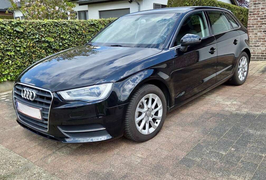 Audi A3 Sportback 1.6 TDi S tronic EURO 5B