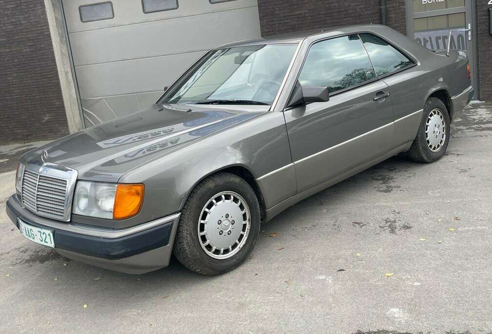 Mercedes-Benz voiture en superbe état