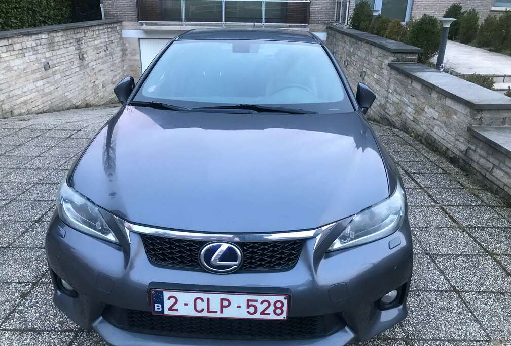 Lexus 1.8i F-Sport Line E-CVT