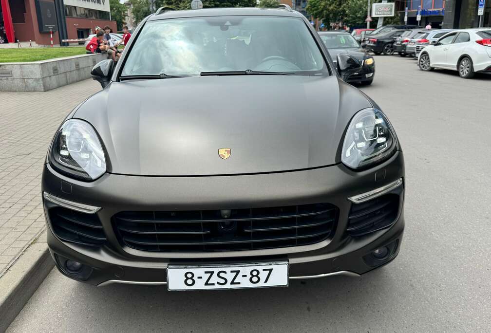 Porsche Cayenne S E-Hybrid Platinum Edition