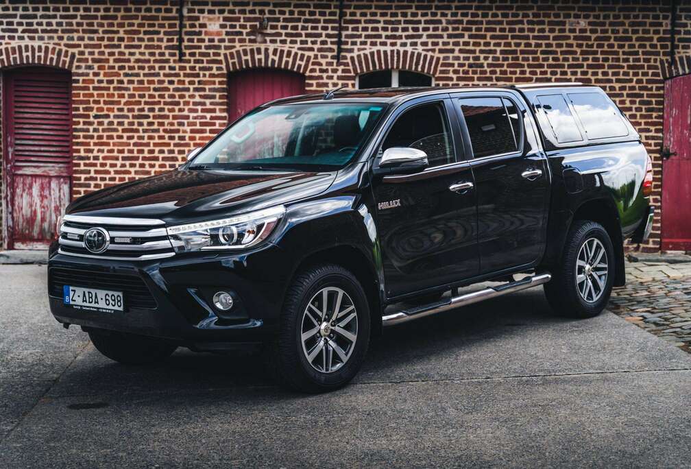 Toyota 2.4D LOUNGE