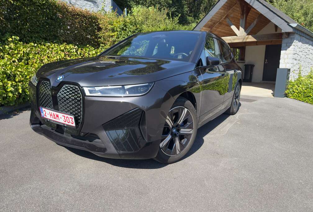 BMW iX 76.6 kWh xDrive40