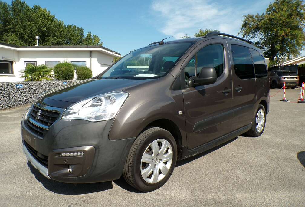 Peugeot Partner Tepee 1.2i Navi/Auto Airco/Camera/Garantie/Gekeurd/5-Zitpl.