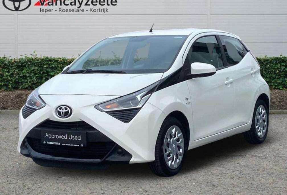 Toyota x-play2+cam+AC+carplay + androidauto