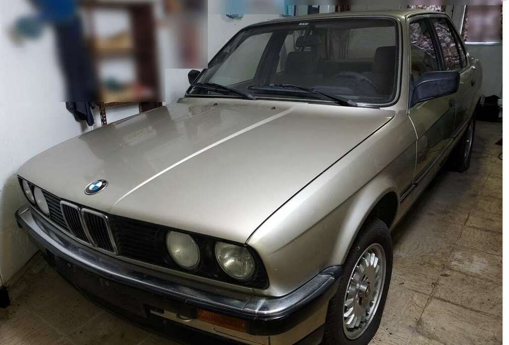 BMW 324 D (E30)
