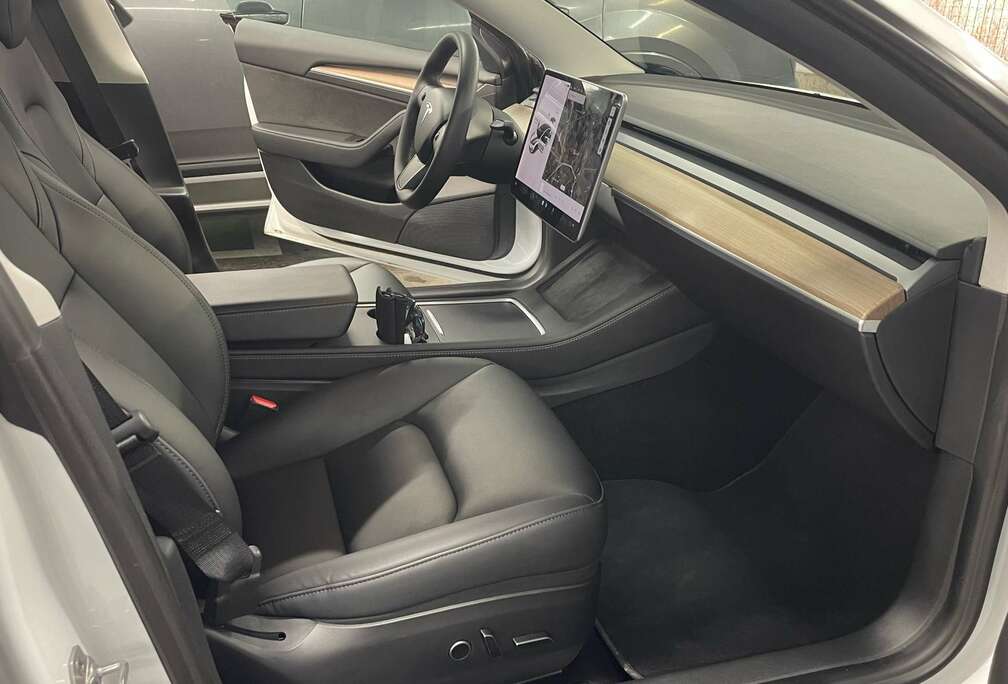 Tesla Model 3 44 kWh Standard Plus