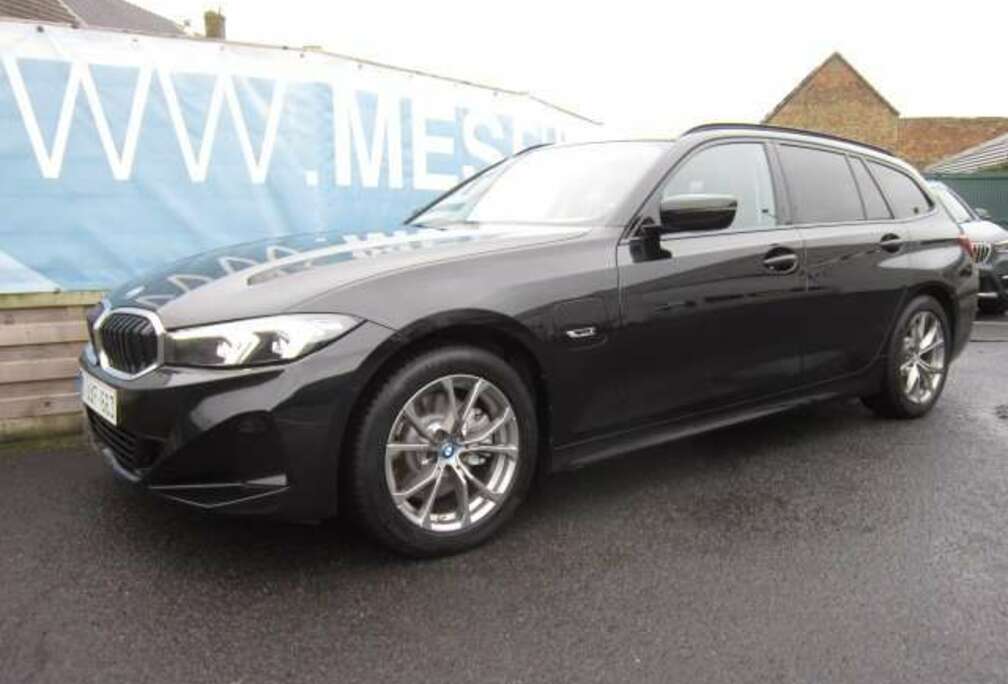 BMW eA Touring PROF NAVI + LEDER SPOTZETELS + PANO DAK