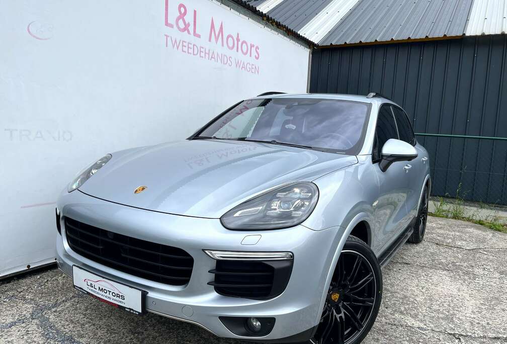 Porsche 3.0i V6 PHEV S Platinum Edition Tiptronic S 306 kW