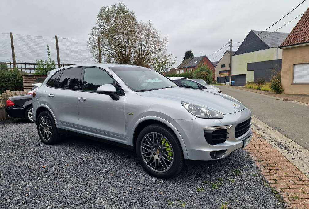 Porsche 3.0i V6 PHEV S Tiptronic