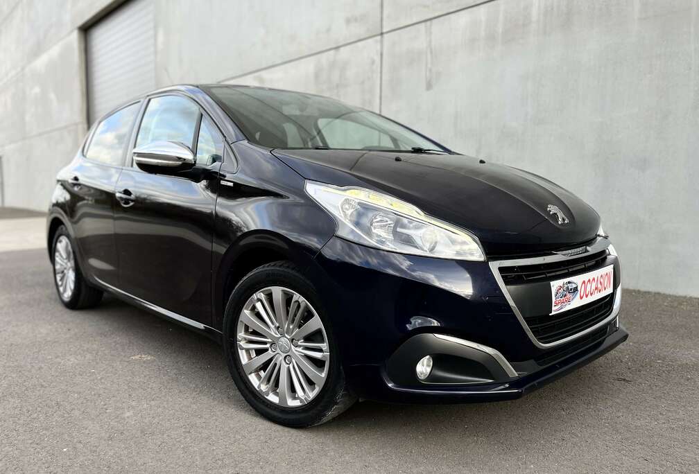Peugeot 208 1.2i 82 CV 5 PORTES GPS AIRCO JANTE CTOK