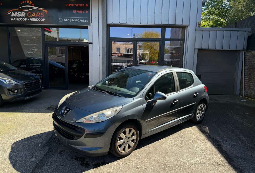 Peugeot 1.4i-GPS/CARPLAY-CAMERA