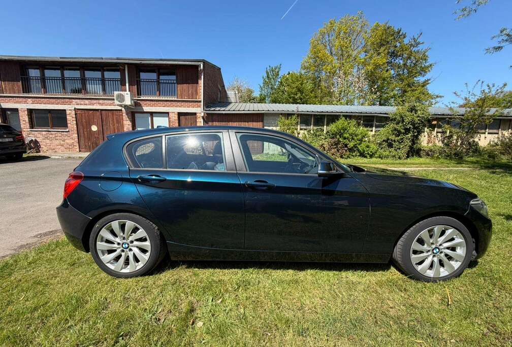 BMW 125iA Urban Harman Kardon suspension adaptative chaîne remplacée très bon état historique complet