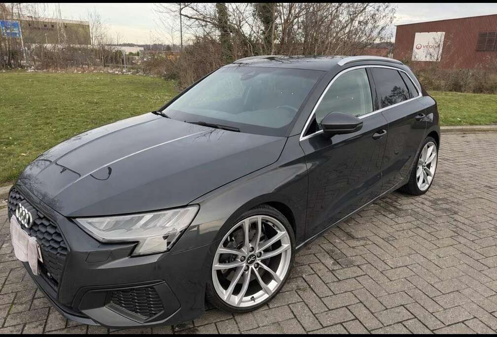 Audi Sportback 30 TDi Attraction