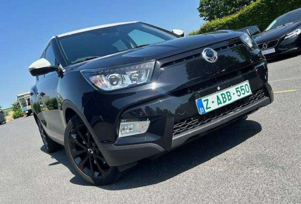 SsangYong Tivoli 1.6i e-XGi 2WD Sapphire zeer mooie staat  Camera, navigatie, elekt inkl spiegels, verw stuur, ...