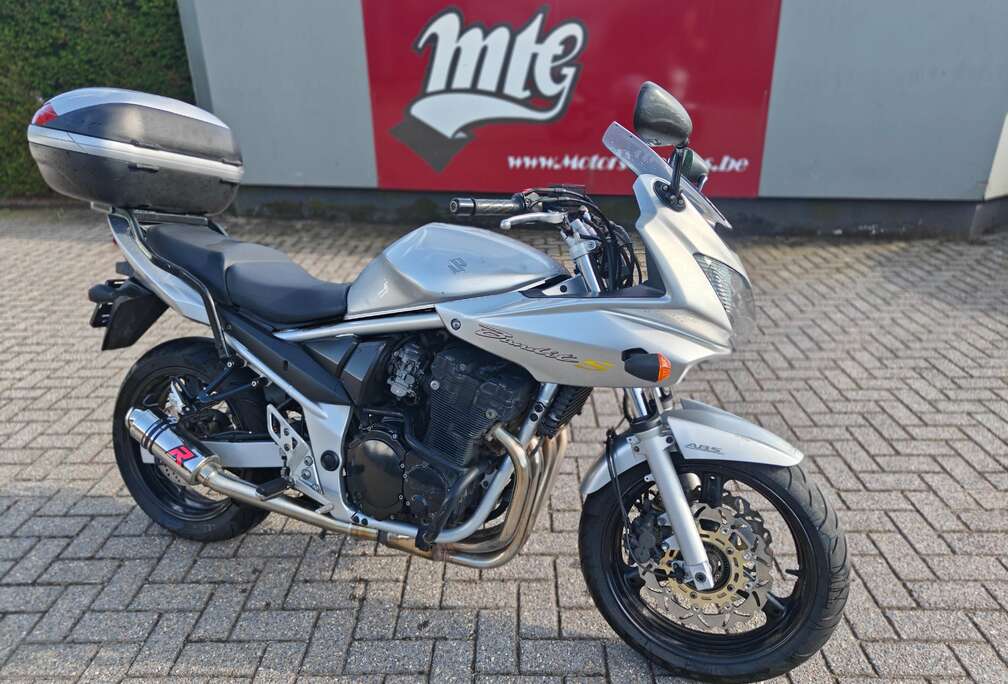 Suzuki S abs