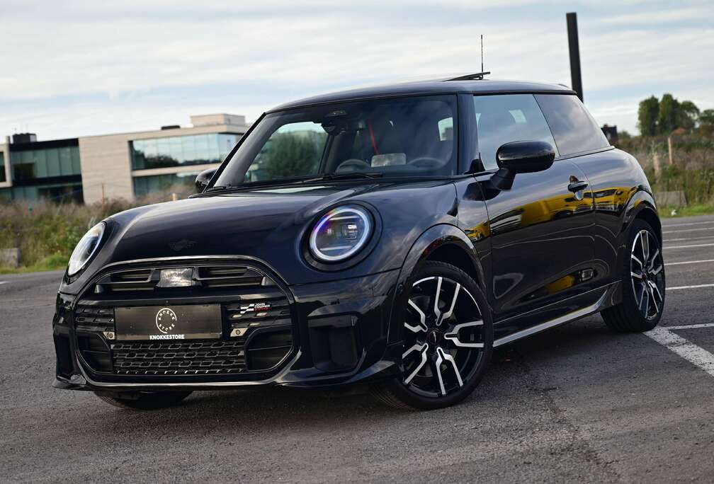 MINI NEW MODEL / JCW TRIM / AUT / FULL OPTION / FULL BLACK / ELEK SEATS / SUNROOF / 18 JCW WHEELS / 360 CAMERA