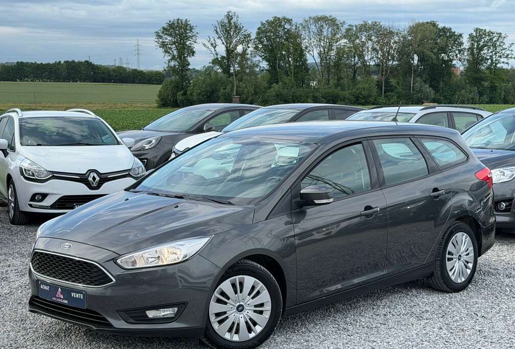 Ford 1.5 TDCi SYNC Edition - Navigation - Cruise control - Carnet complet