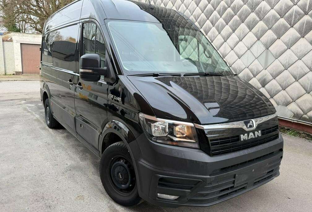 FOURGON 3140 3.5T LONG BVA8 TOIT SURELEVE