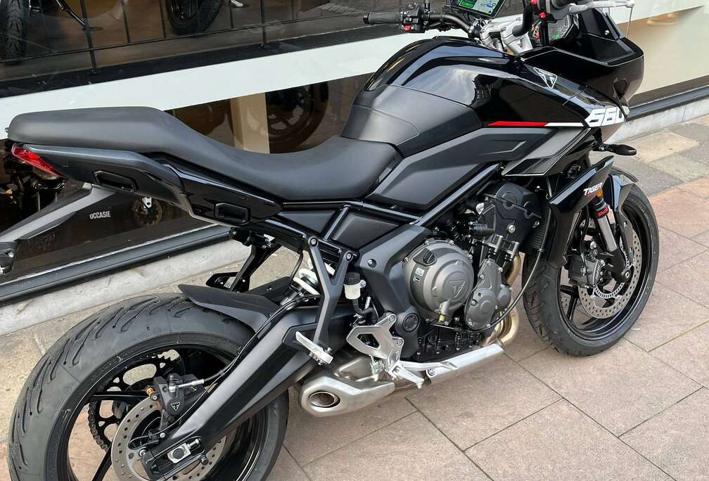 Triumph 660