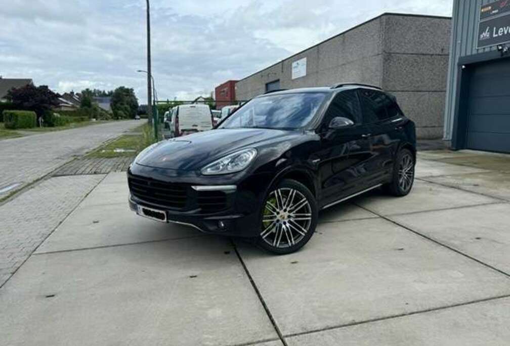 Porsche Cayenne S E-Hybrid Platinum Edition