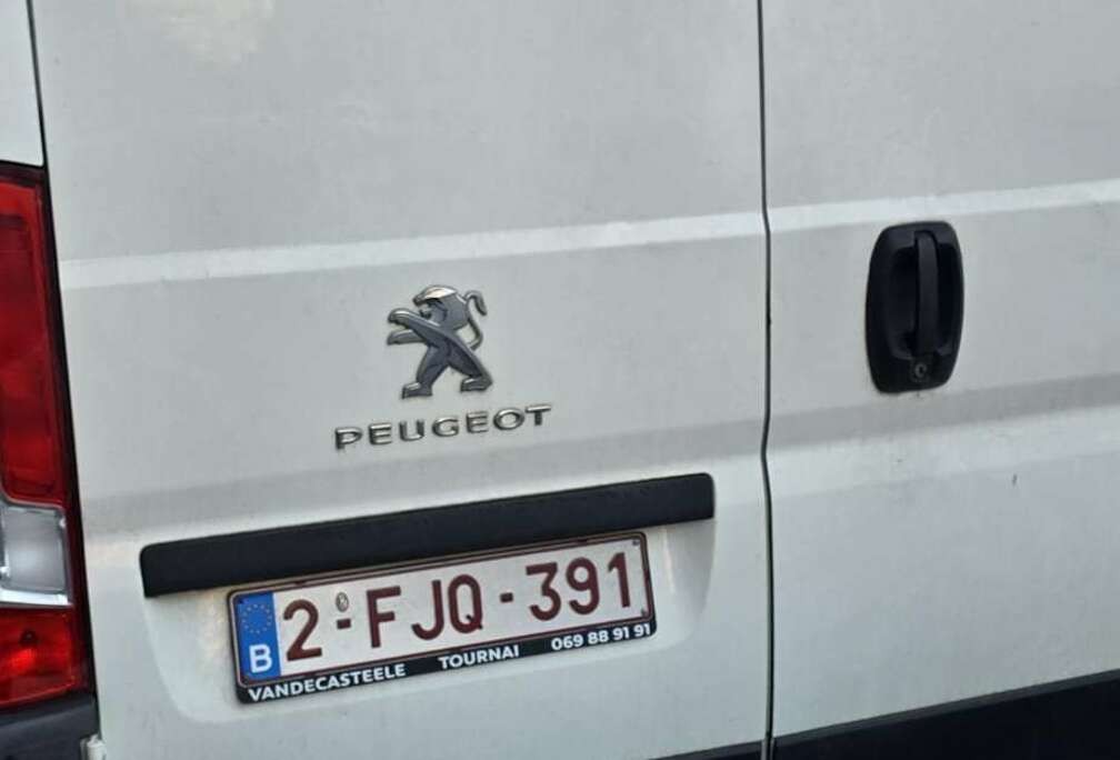 Peugeot 2.0 HDi L2H2 Premium