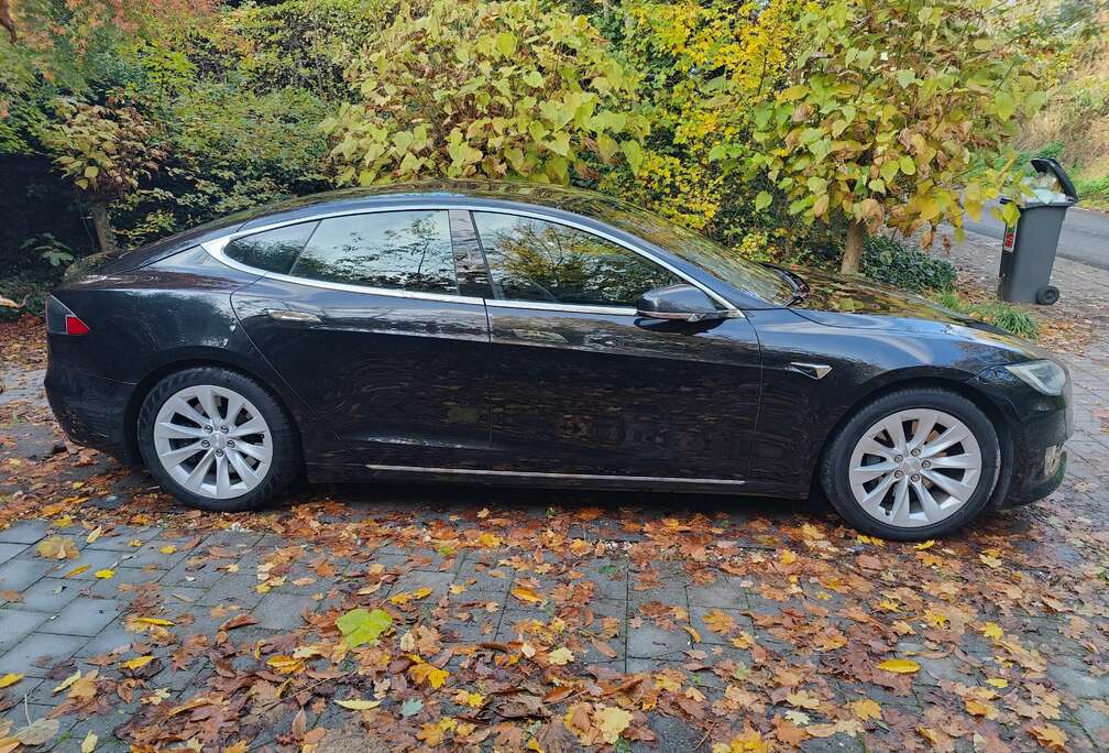 Tesla Model S 75D Allradantrieb