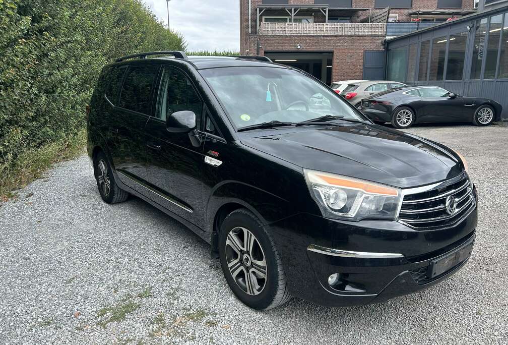 SsangYong Rodius 2.0 SV200e-XDi 4WD