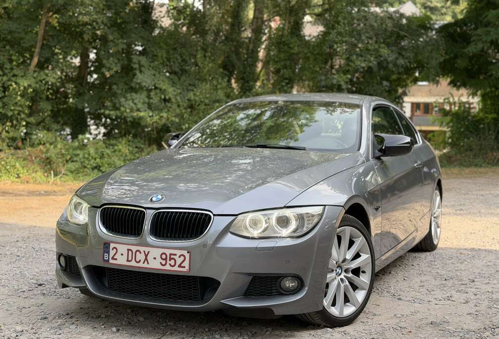 BMW Coupé 330iXA