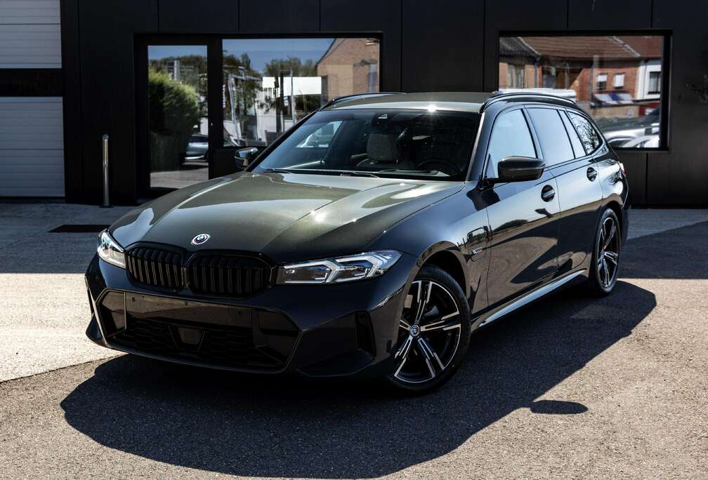 BMW Touring 330E  NEW model in het prachtige Dravitgrau/carbon/Hifi/Laser