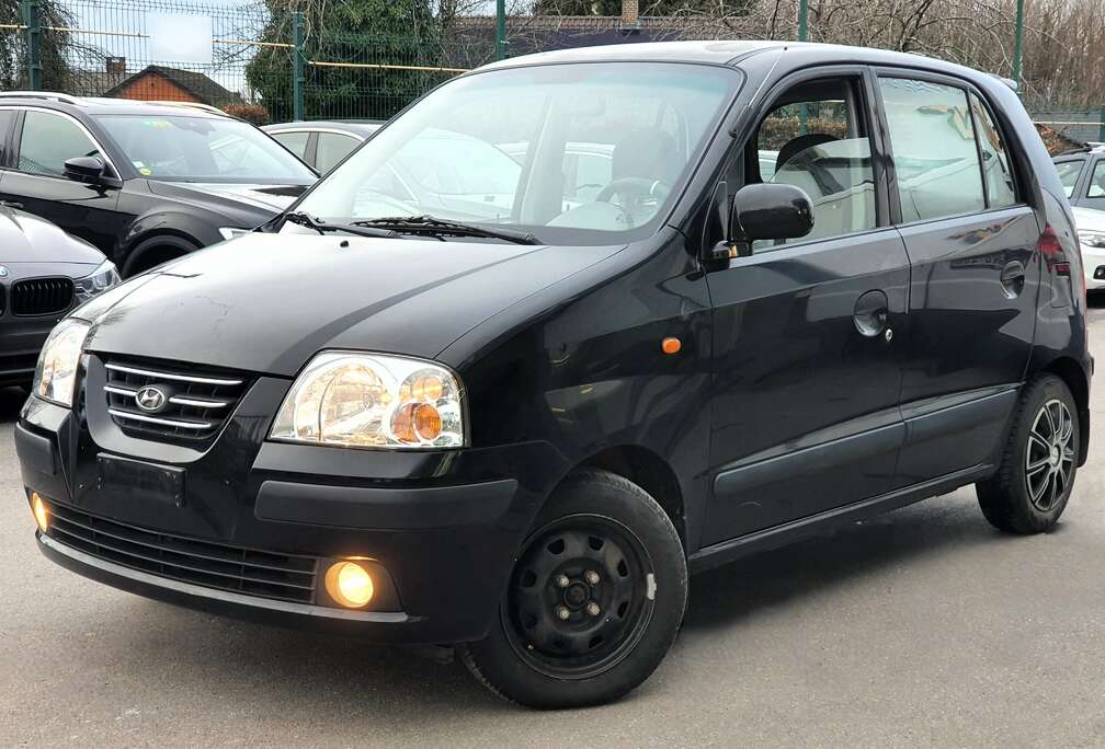 Hyundai 1.1 ESSENCE - FAIBLE KILOMETRAGE - 5 PORTES - FULL CARNET